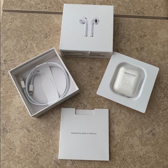 Apple AirPods (2nd Generation) W/ Wireless Charging Model